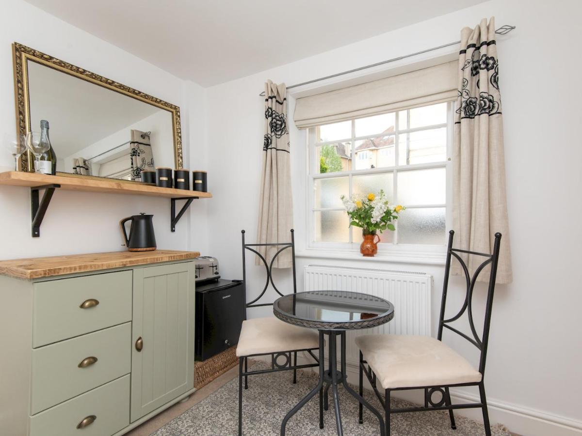 Pass The Keys Stylish 2 Bed Central Bath Apartment With Parking Ngoại thất bức ảnh
